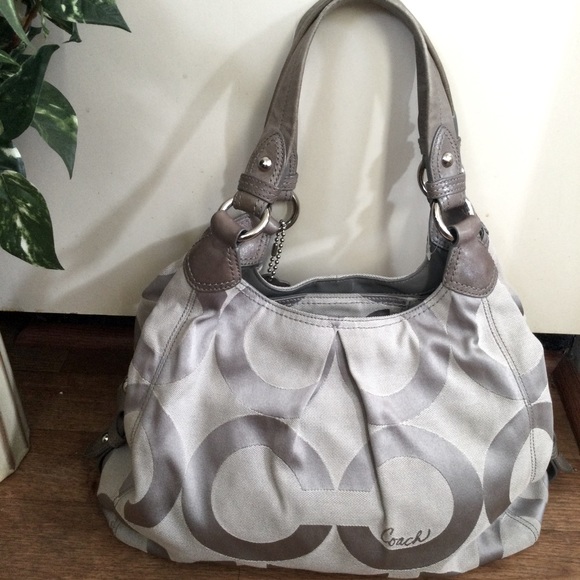 Coach Maggie Op Art Signature Silver Handbag - Picture 2 of 16